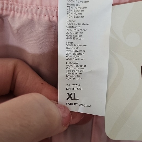 NWT Fabletics Perforated Run 5" Short Size XL - Picture 4 of 8